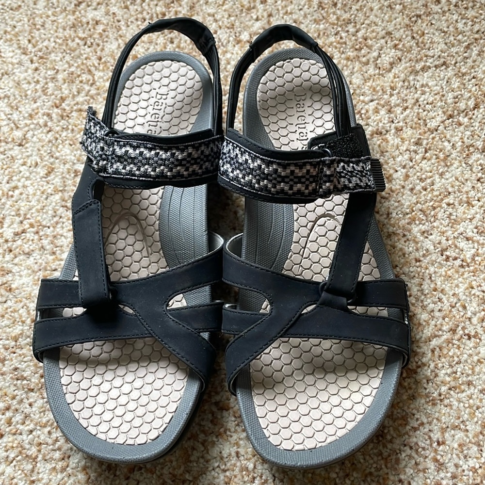 Baretrap Dalton sandals nearly new size 10